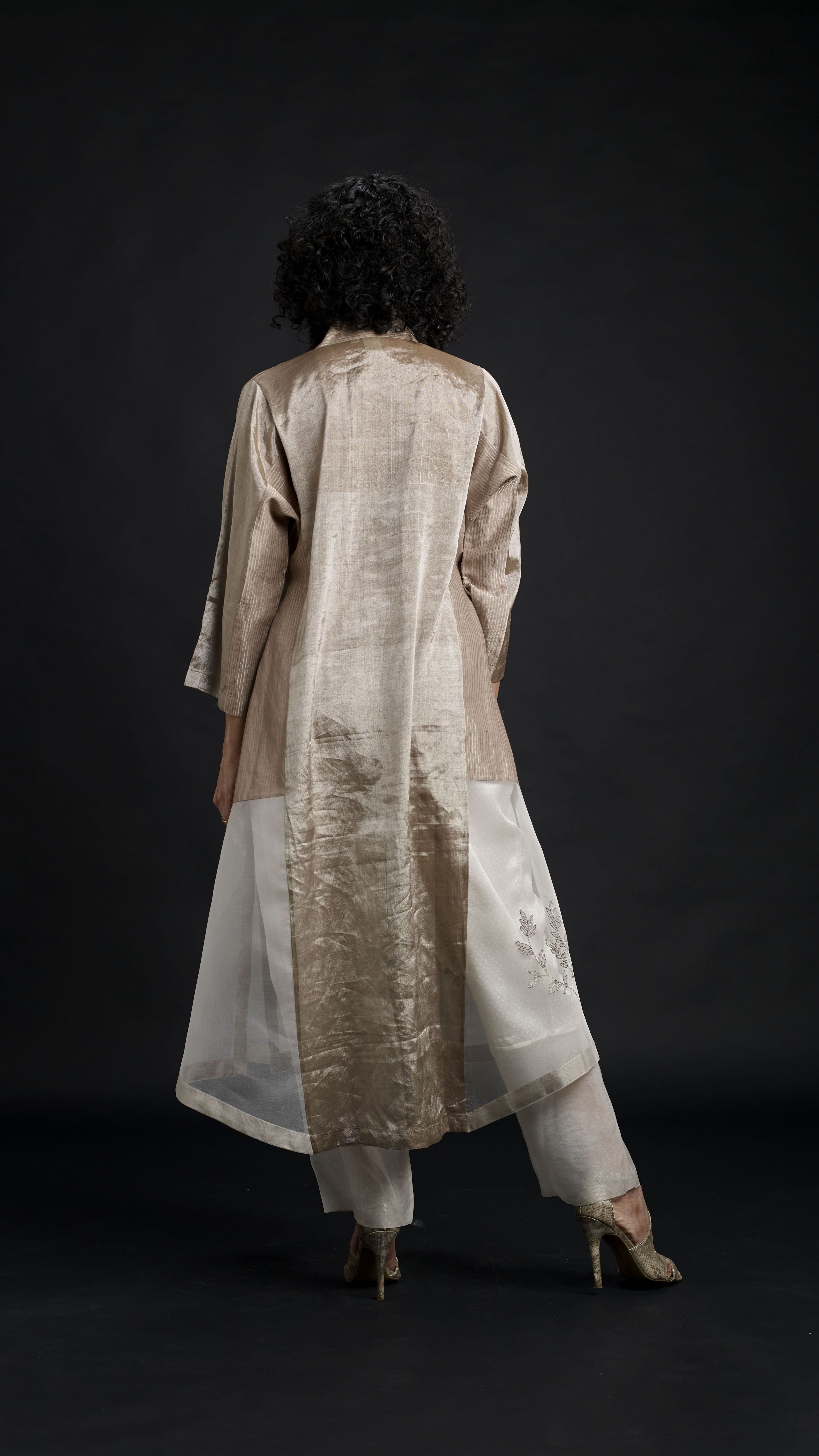 Zari And Mushru Kurta Set