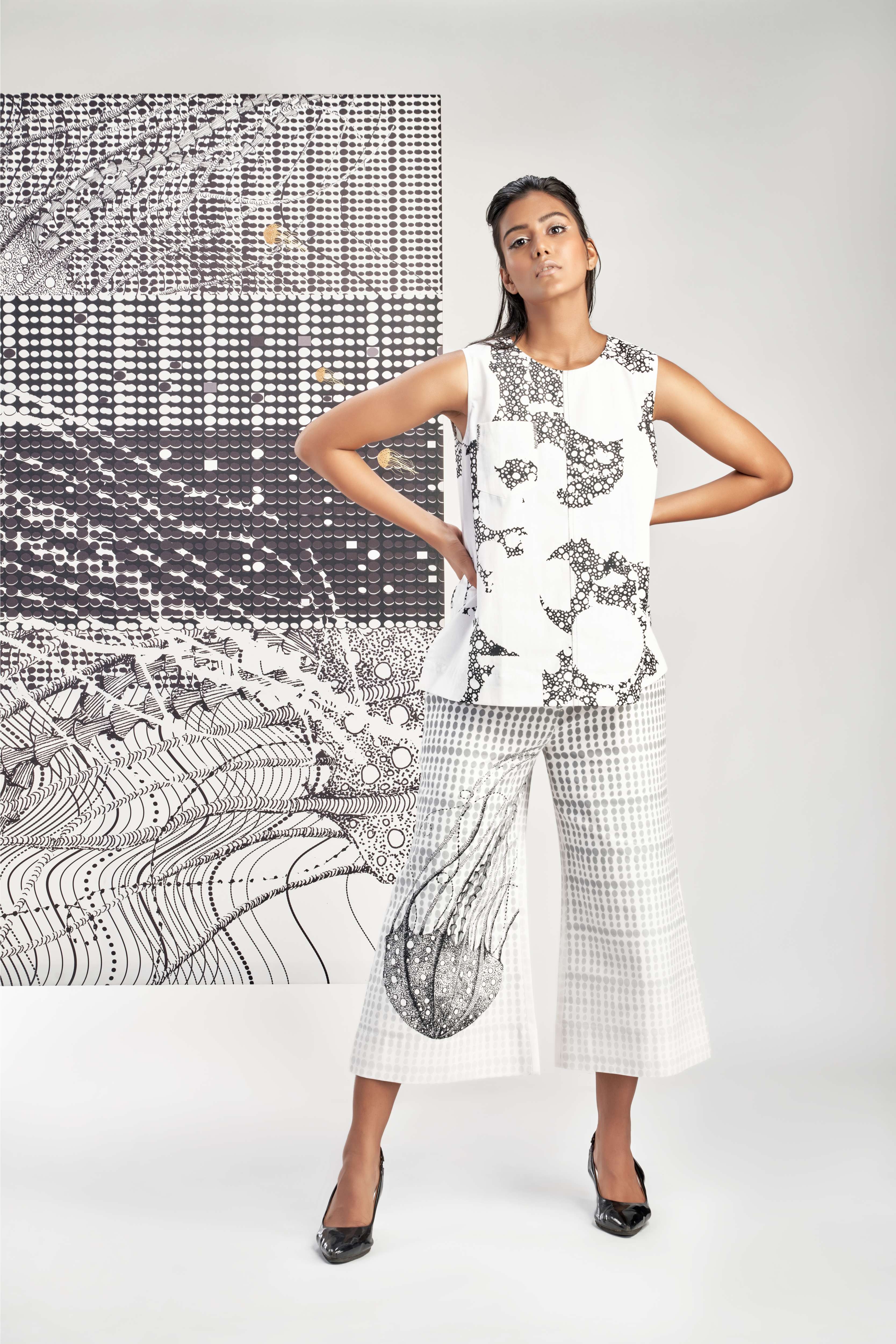 White- Sleevelss Top