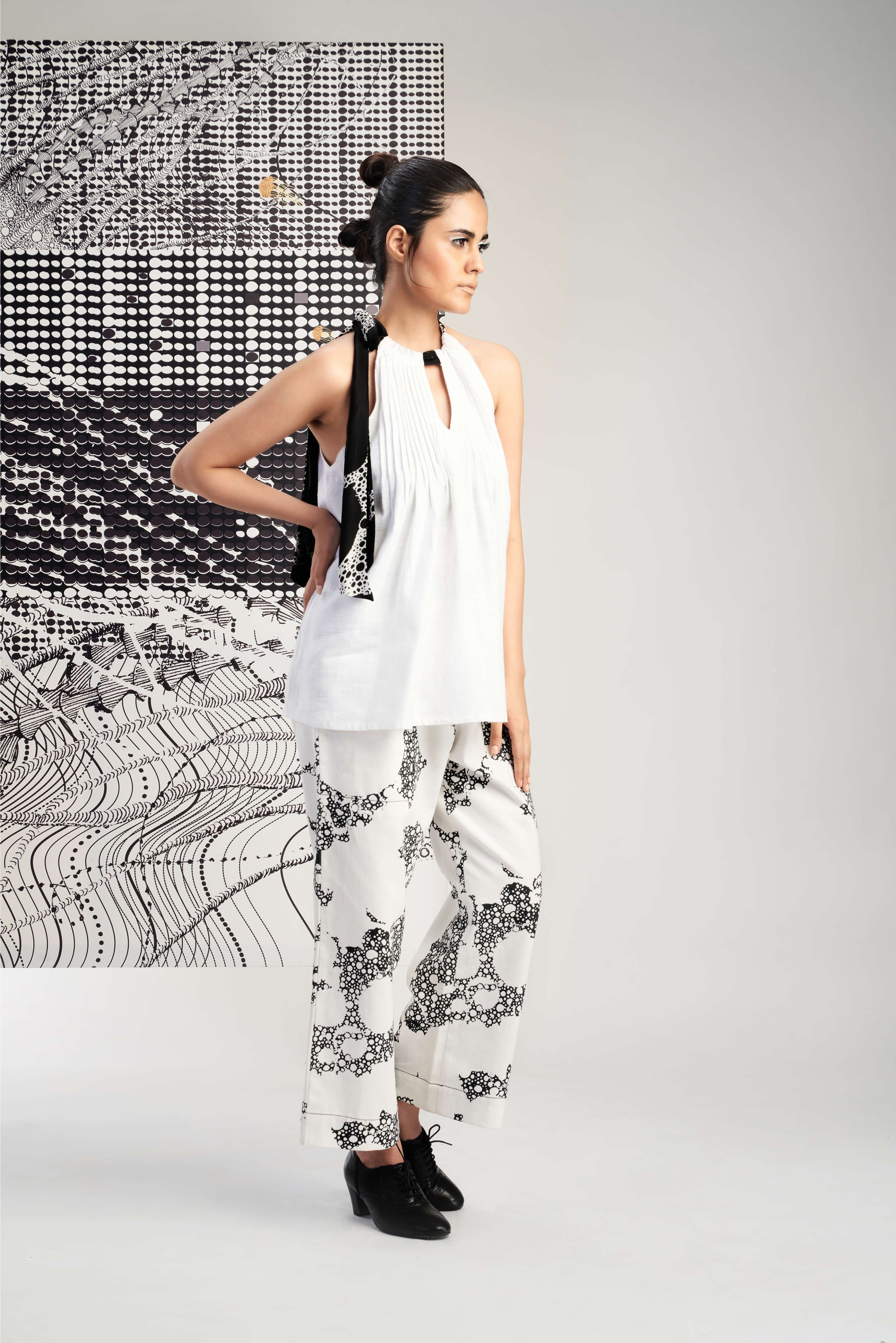 White- Sleeveless Pleated Top