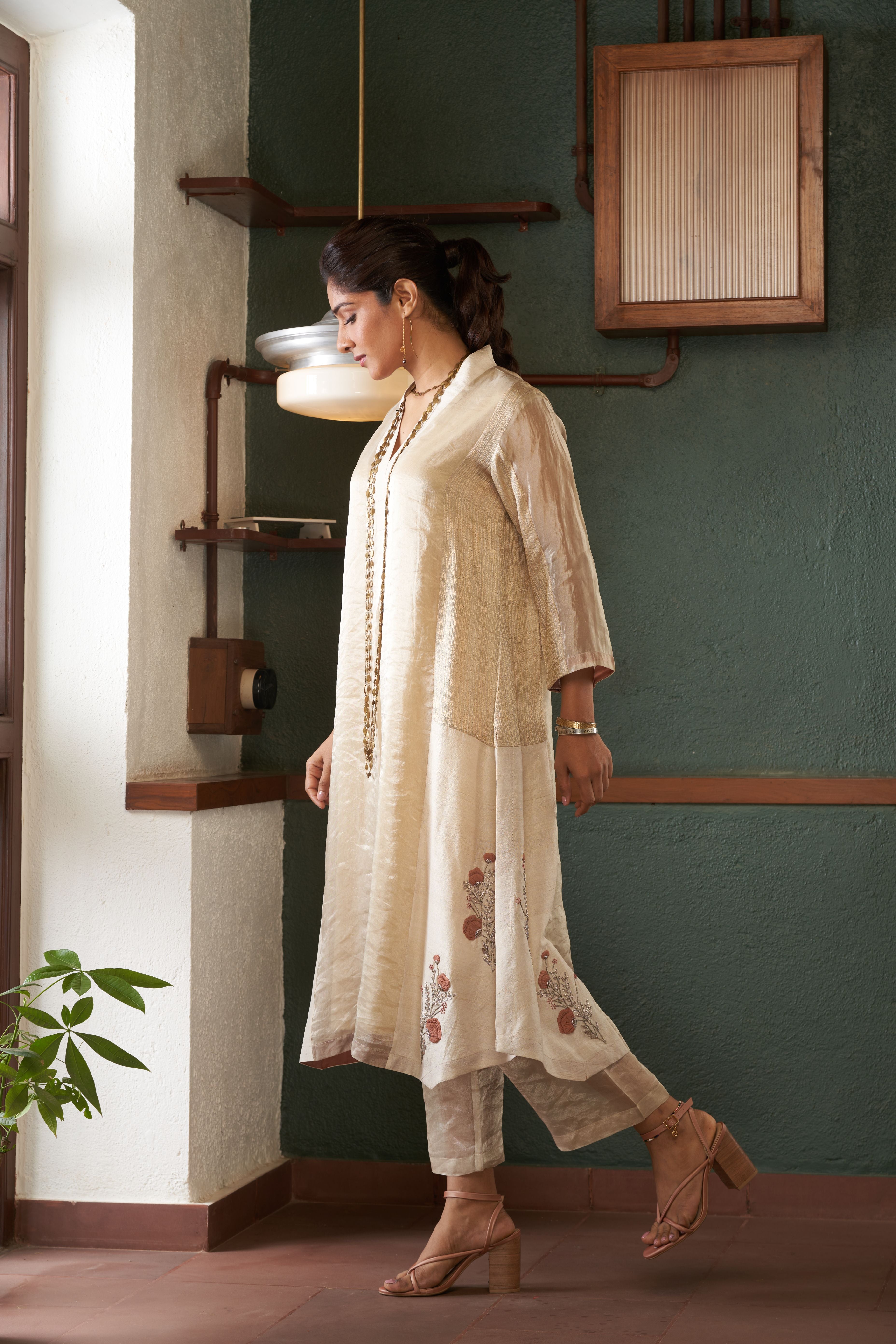 Ivory Tussar Zari Kurta Set