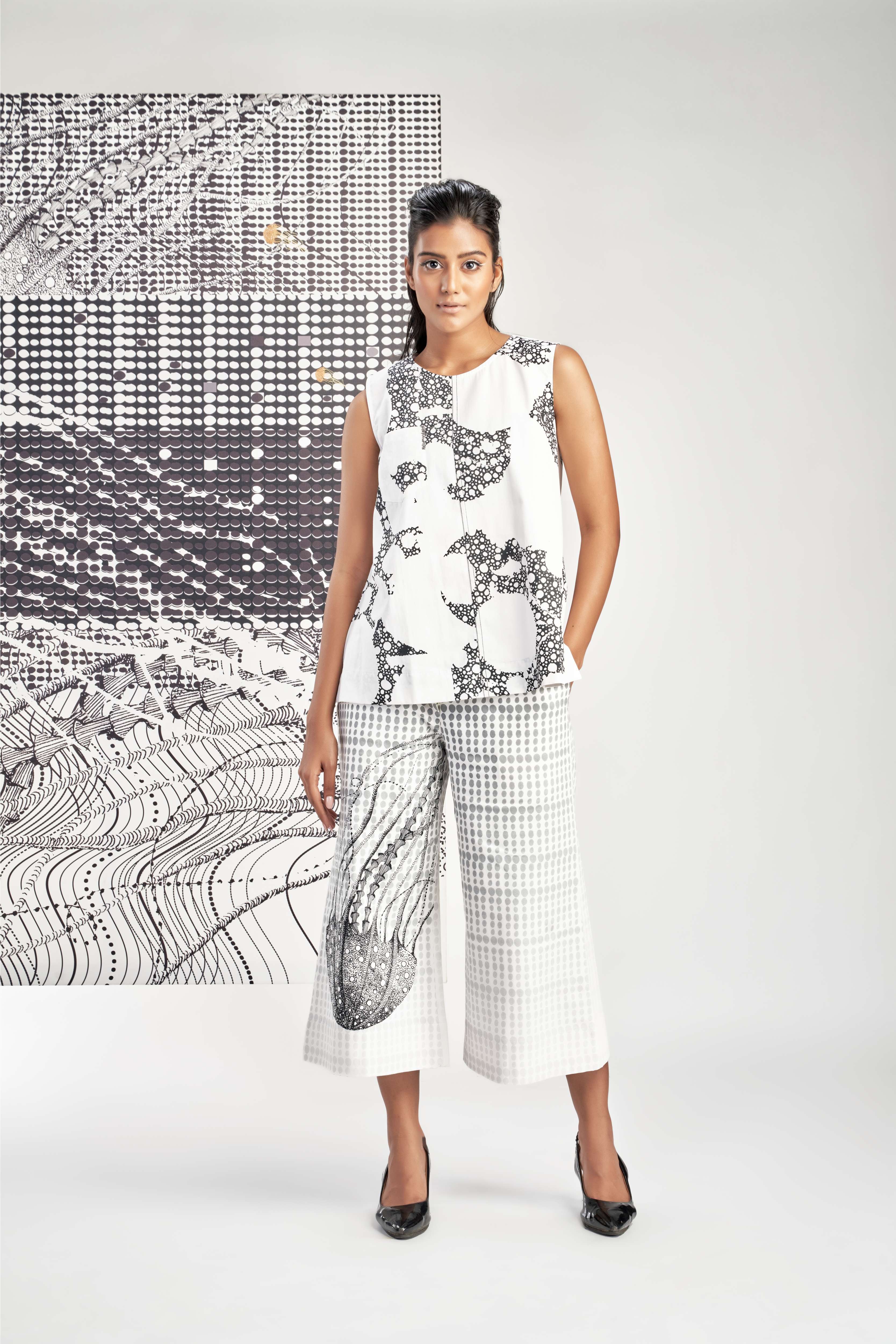 White- Sleevelss Top