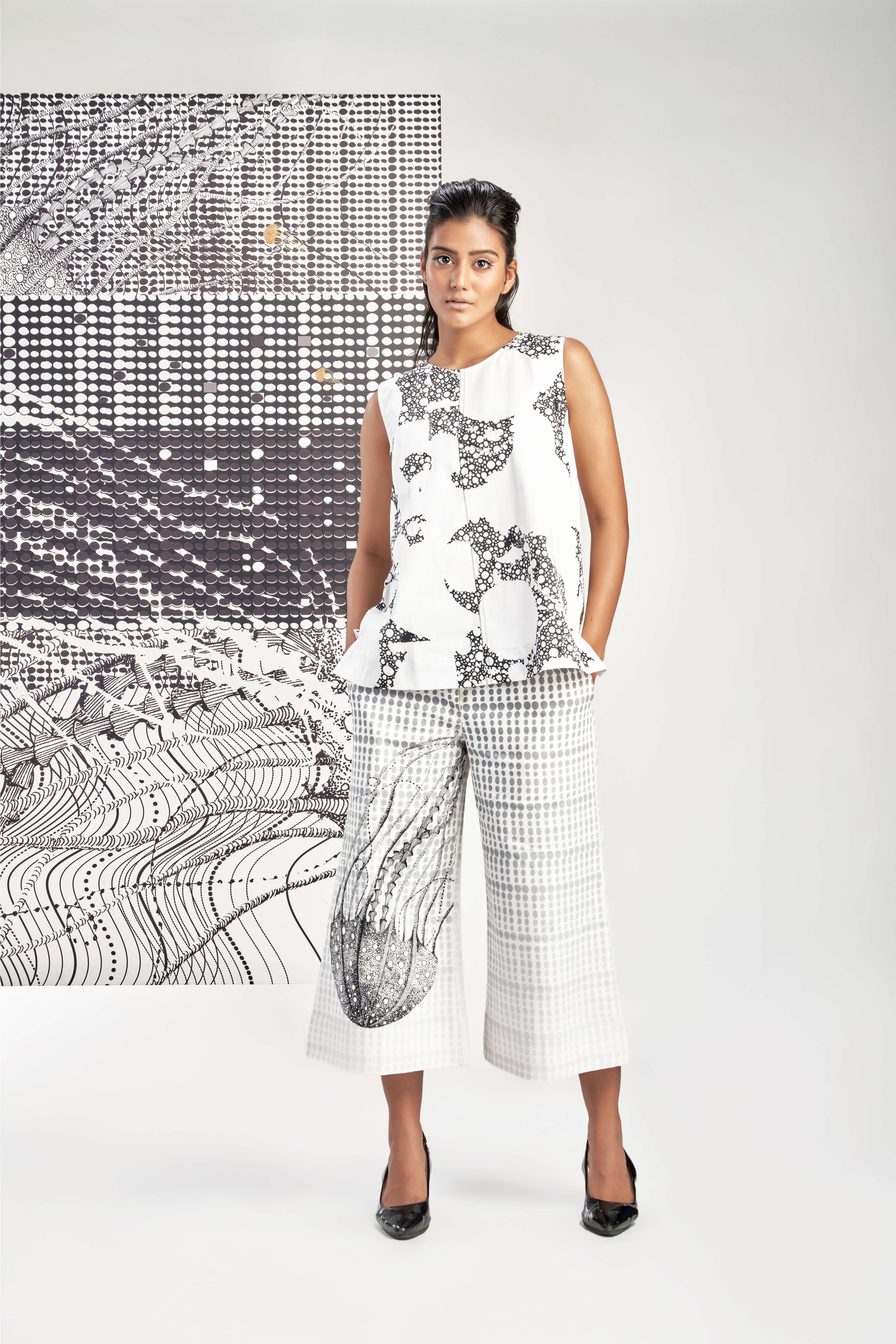 White- Sleevelss Top