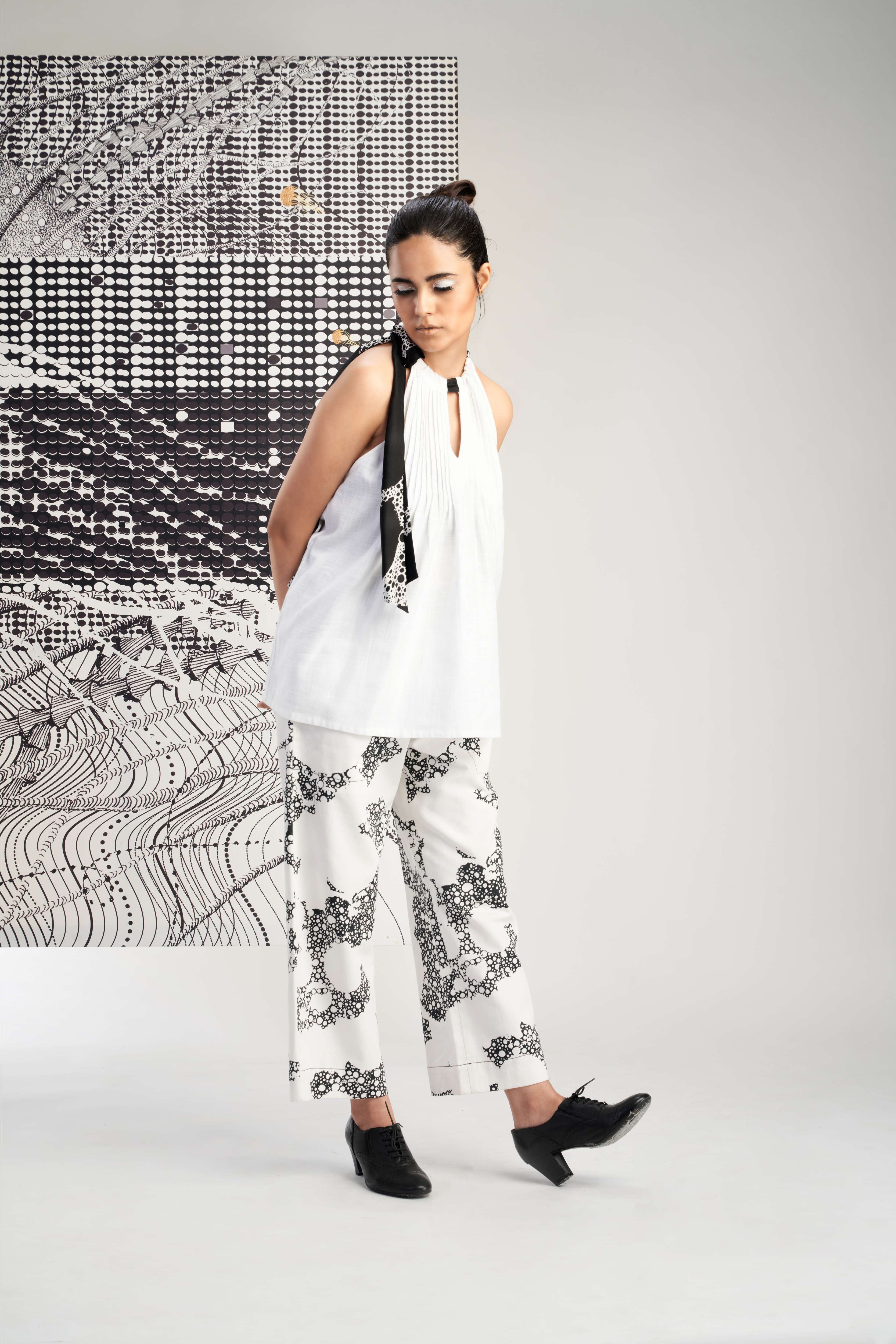 White-  Sleeveless Pleated Top