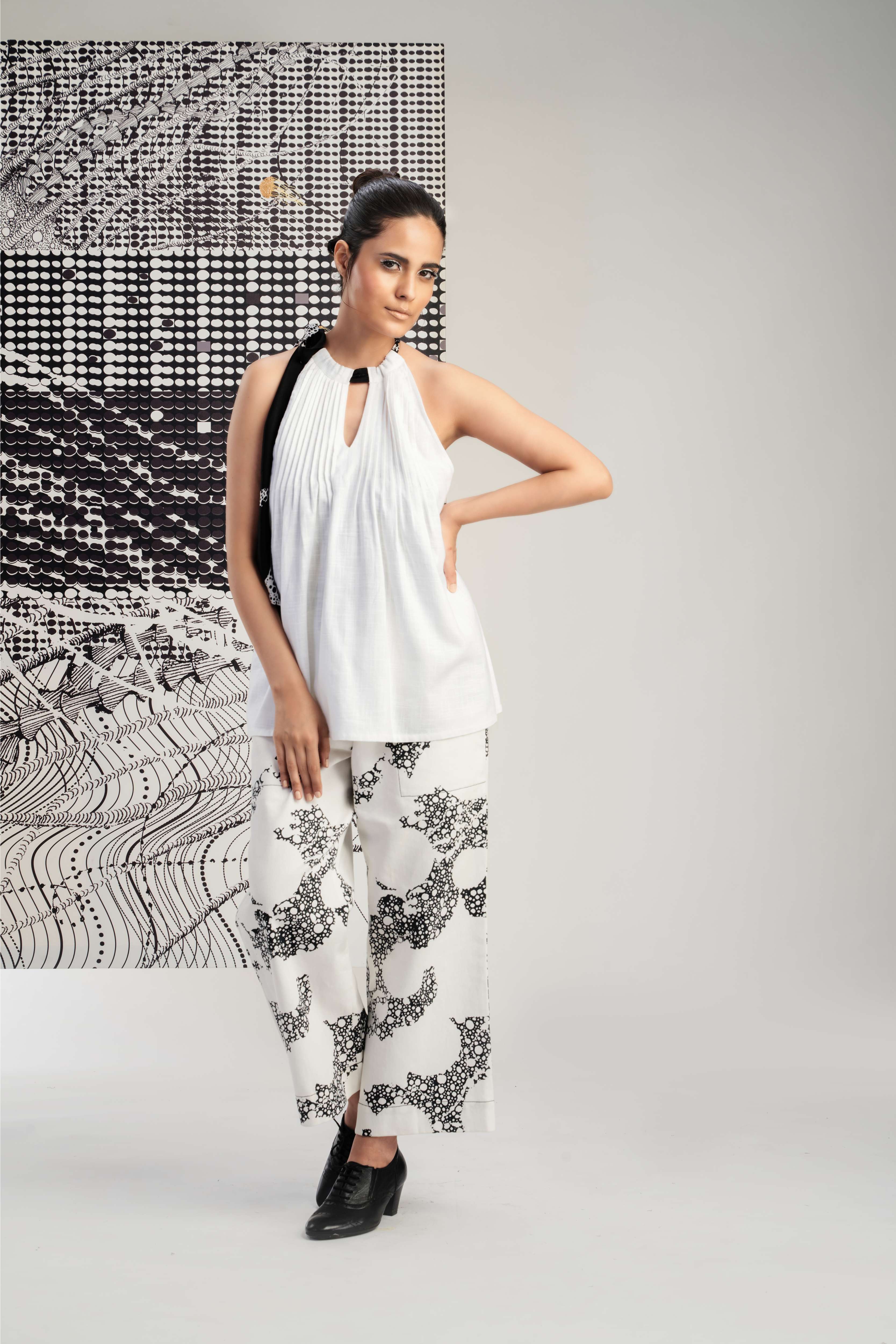 White-  Sleeveless Pleated Top