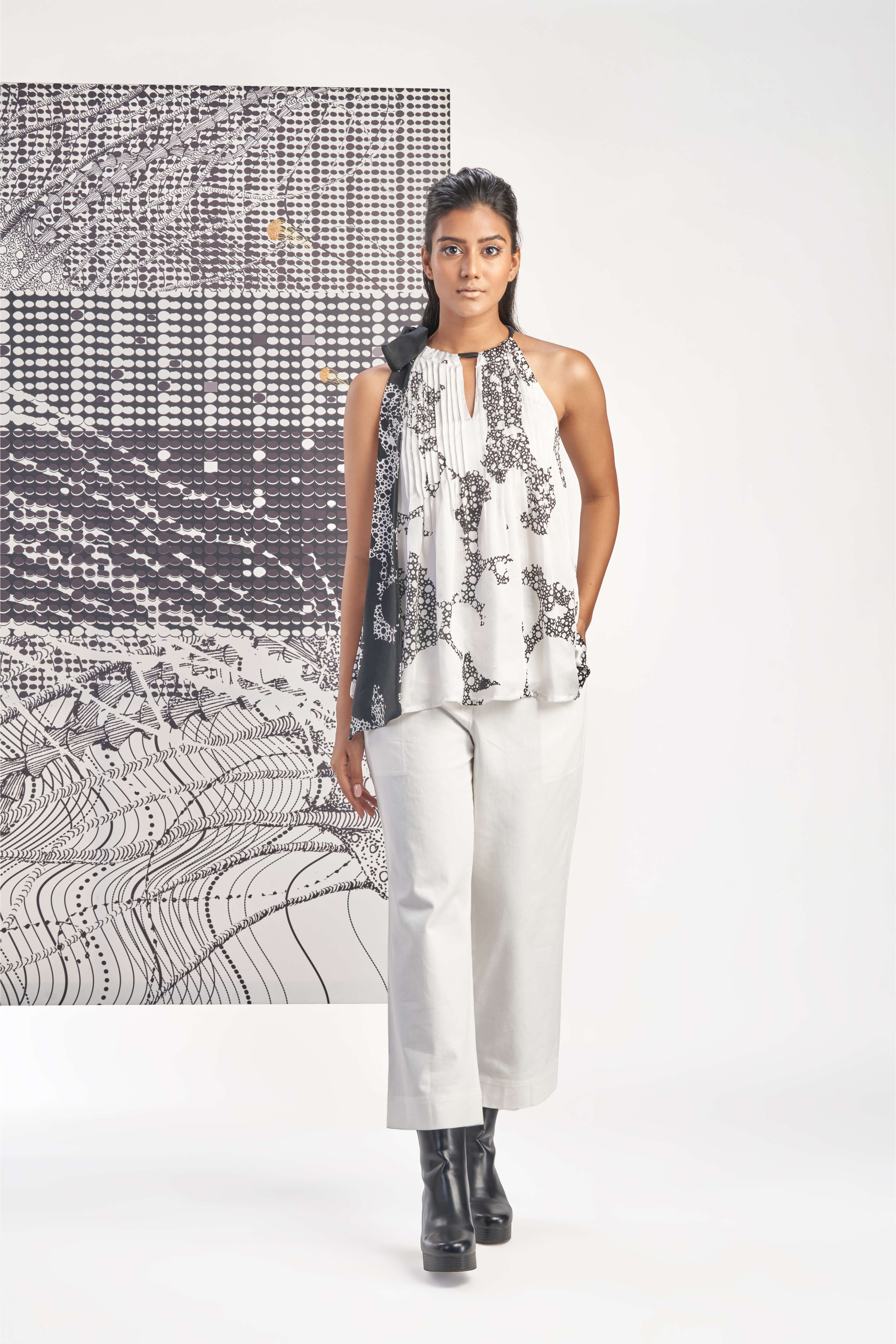 White- Sleeveless Printed Pleated Top
