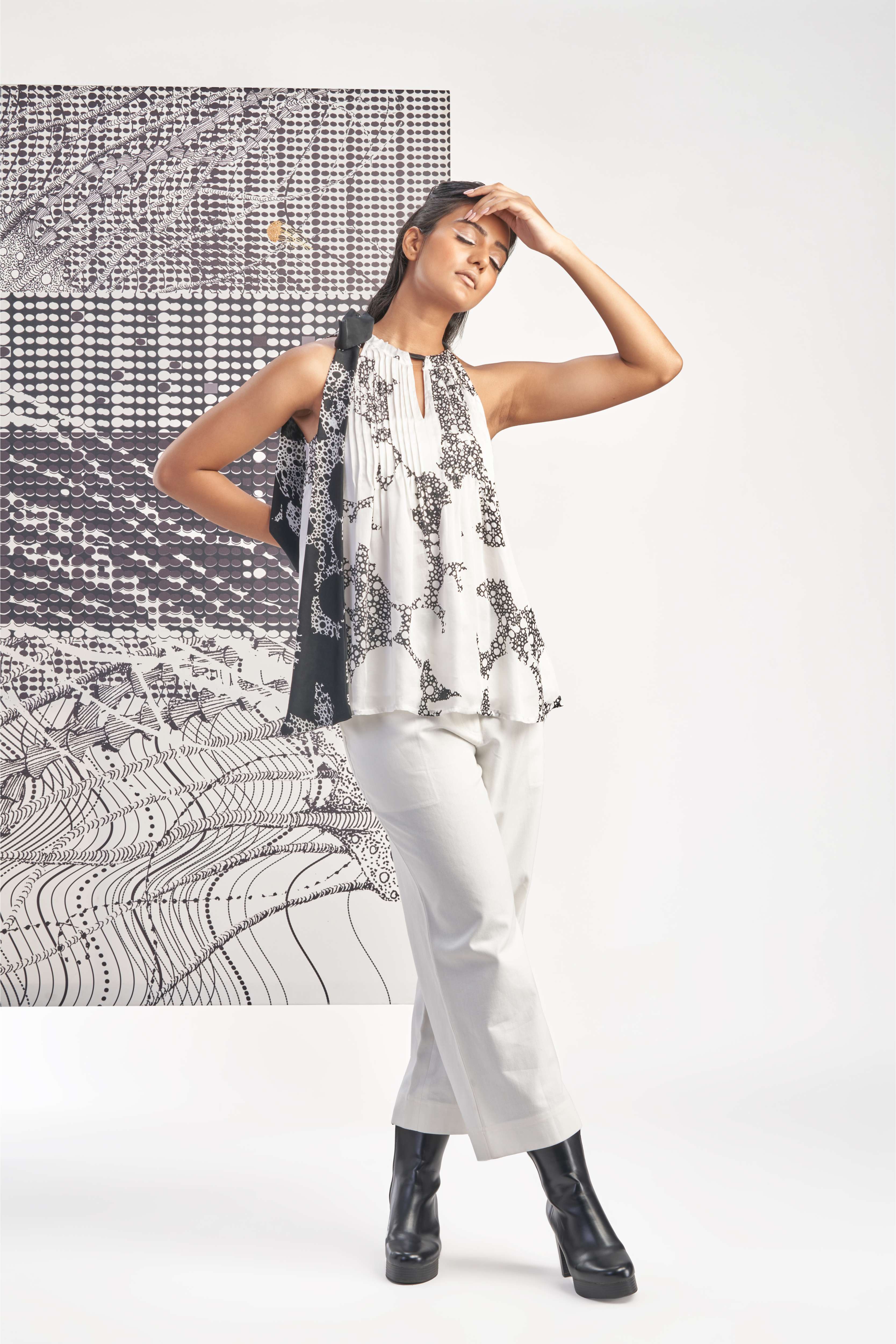 White- Sleeveless Printed Pleated Top